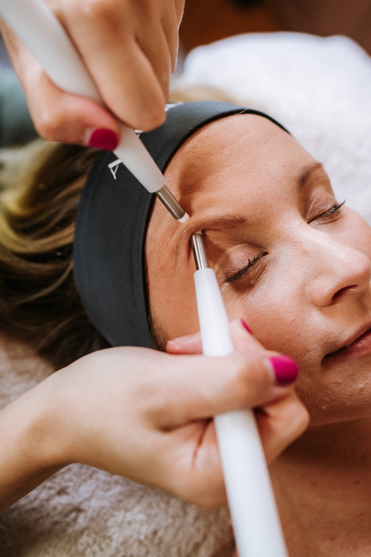 Microcurrent Lip Microcurrent Facial Treatment – MediSkin Beauty Clinic
